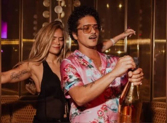 Karol G y Bruno Mars